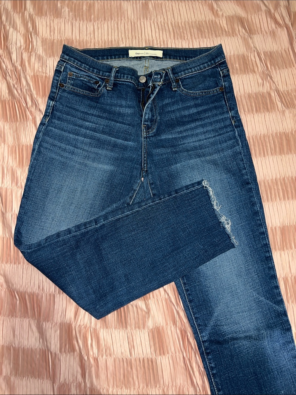 GAP Women's Dark Blue Skinny Jeans with Subtle Distress